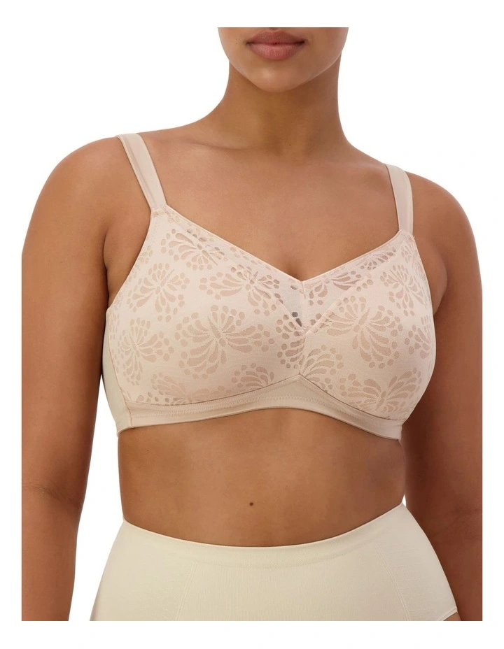 Lacy Minimiser Wirefree Bra in New Beige